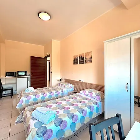 La Via Roma ゲストハウス