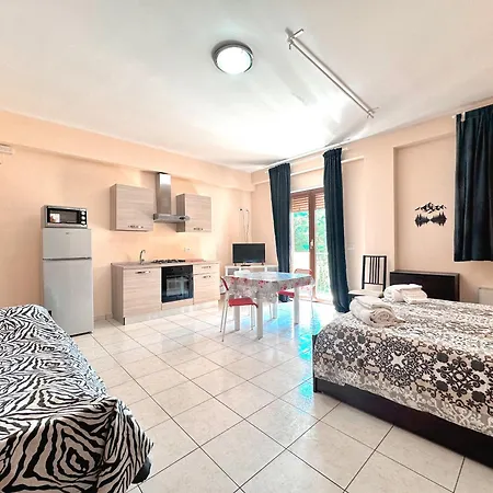 La Via Roma ゲストハウス 3*