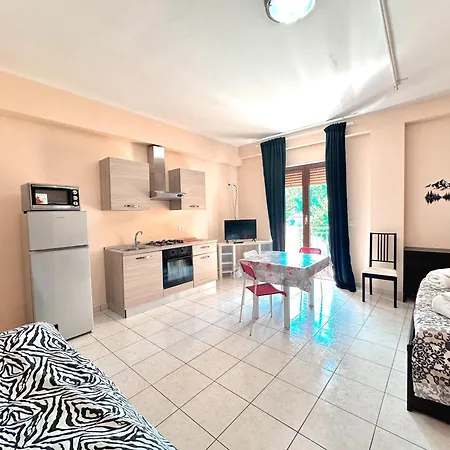 La Via Roma ゲストハウス 3*