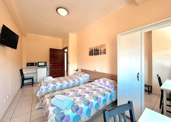 La Via Roma בית הארחה